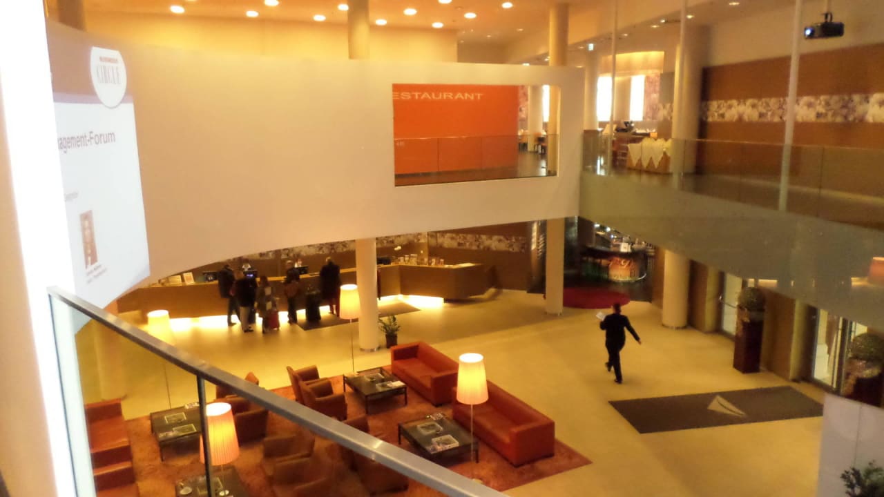 Blick von der Lobbytreppe Austria Trend Hotel Savoyen Vienna