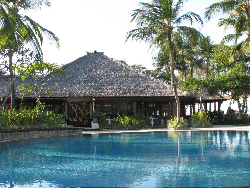 Hauptpool mit Blick zum Strandrestaurant The Laguna A Luxury Collection Resort & Spa