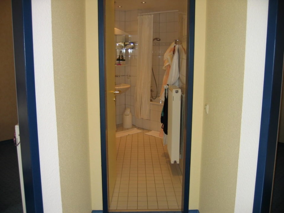 Eines der Badezimmer Parkhotel Weiskirchen