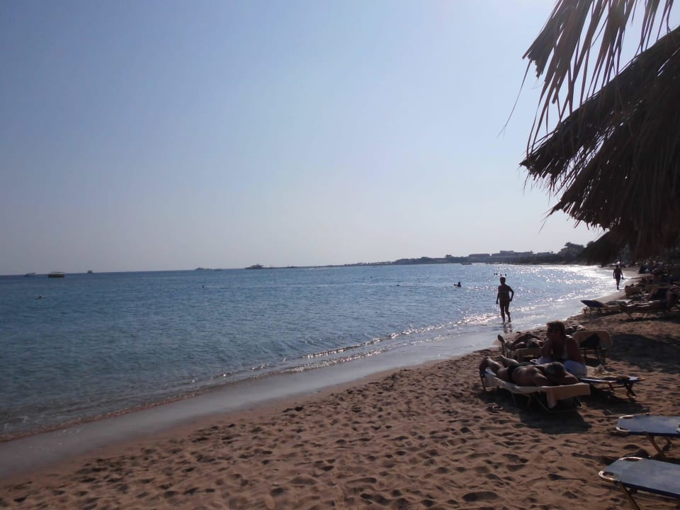 Schöner Sandstrand Jaz Makadina