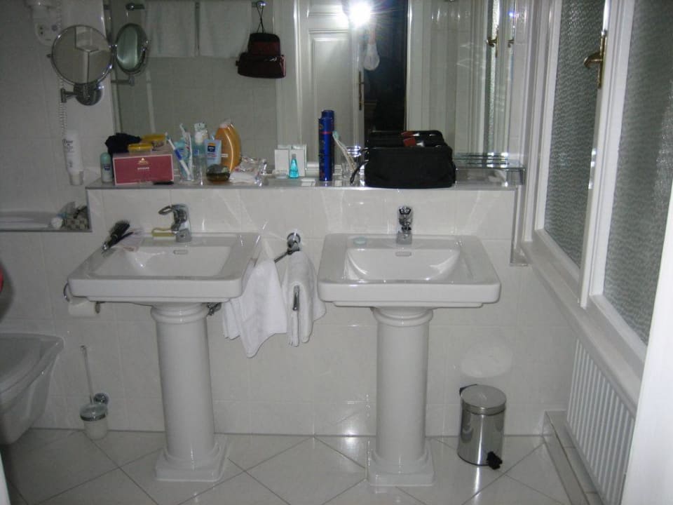 Tageslichtbad Hotel Astoria Vienna, Curio Collection by Hilton