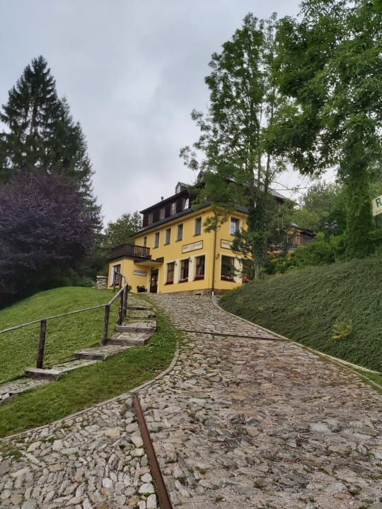 Außenansicht Hotel Luční Dům