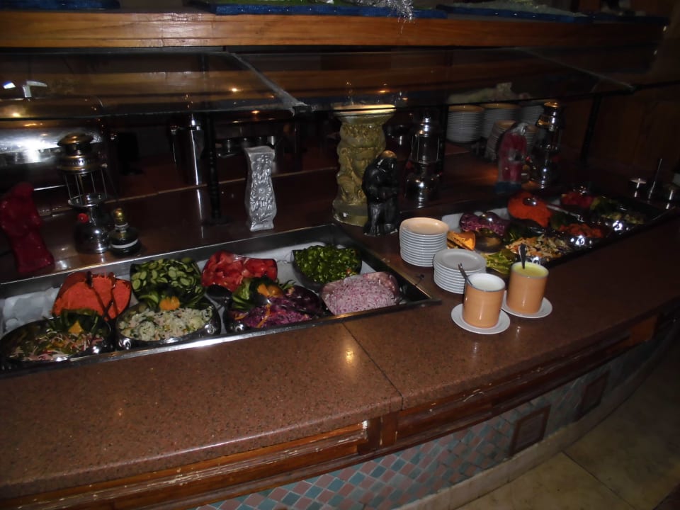 Salatbuffet zum Mittagessen Sharm Plaza