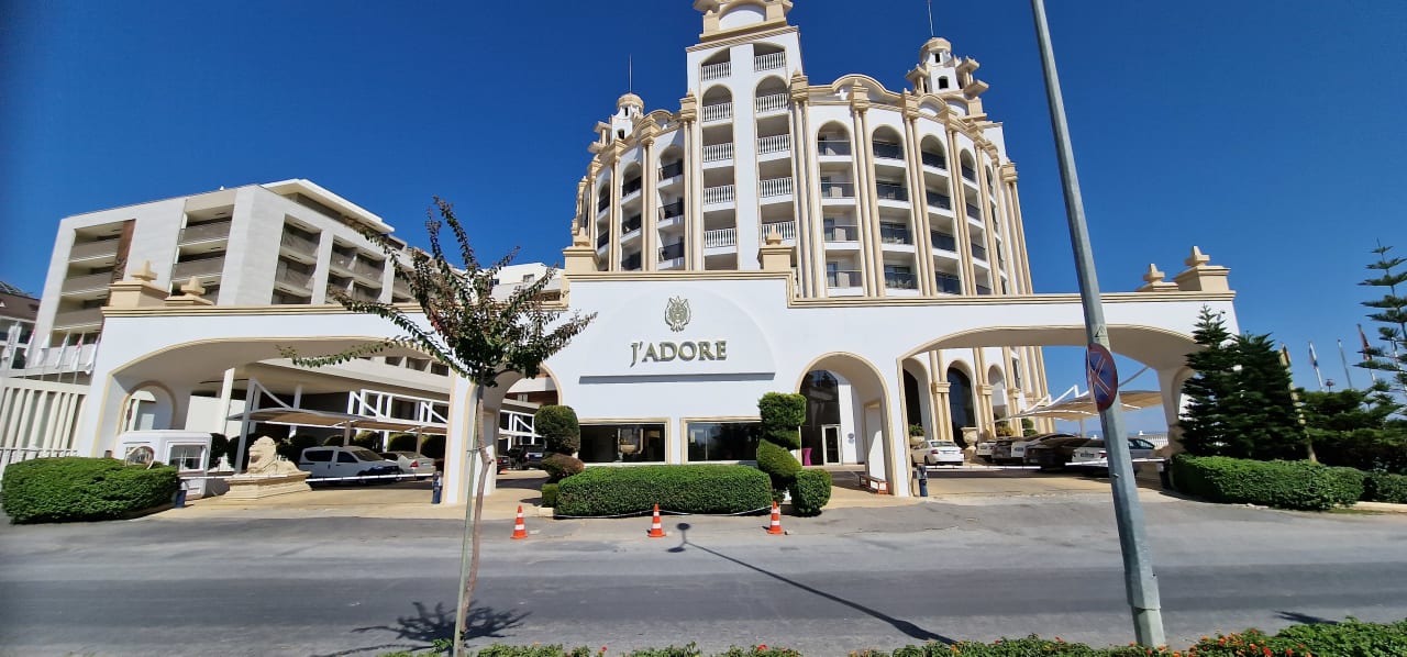 Außenansicht J'adore Deluxe Hotel & Spa