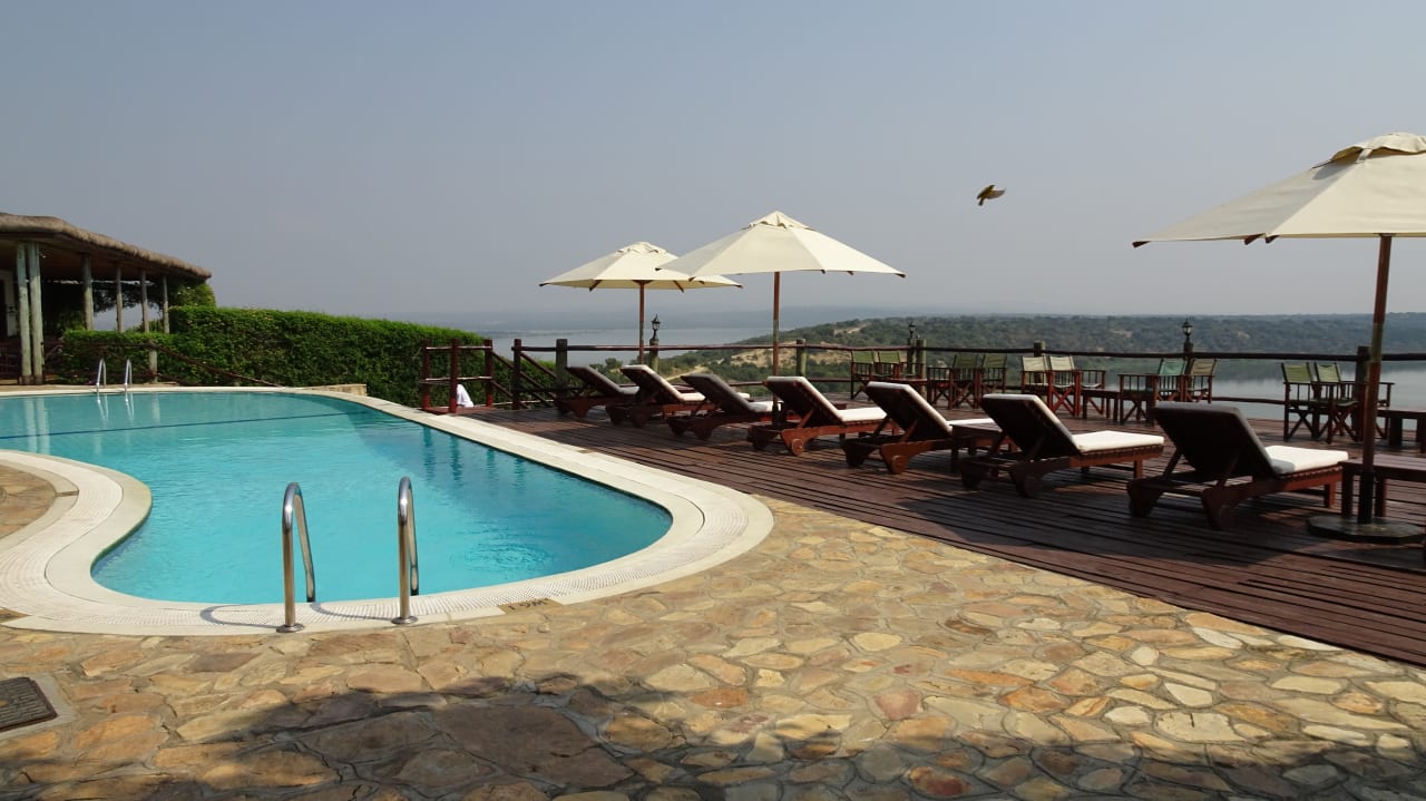 Pool Mweya Safari Lodge