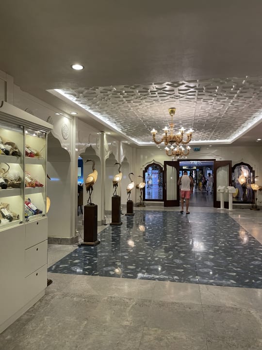 Lobby Royal Taj Mahal Hotel