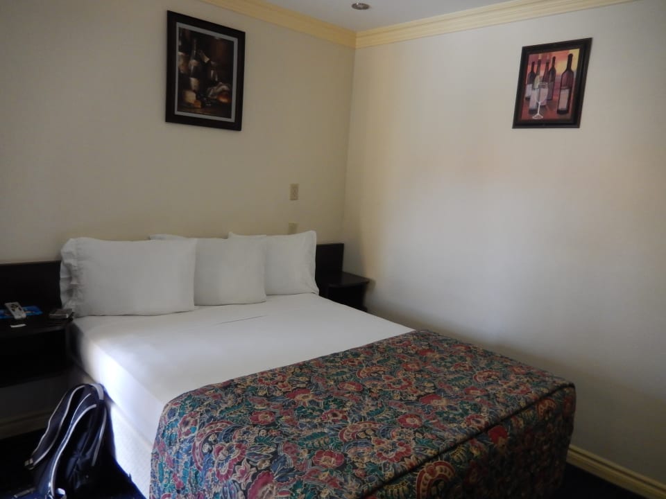 Zimmer Mayfair Passport Inn Inyokern