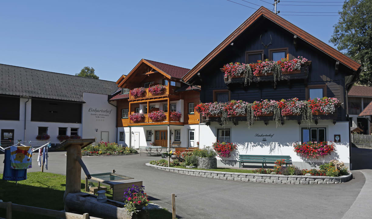 Blumenpracht am Linharterhof Linharterhof Urlaub am Bauernhof