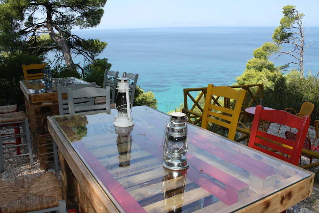 Widok ze wzgórza Hotel Dryades