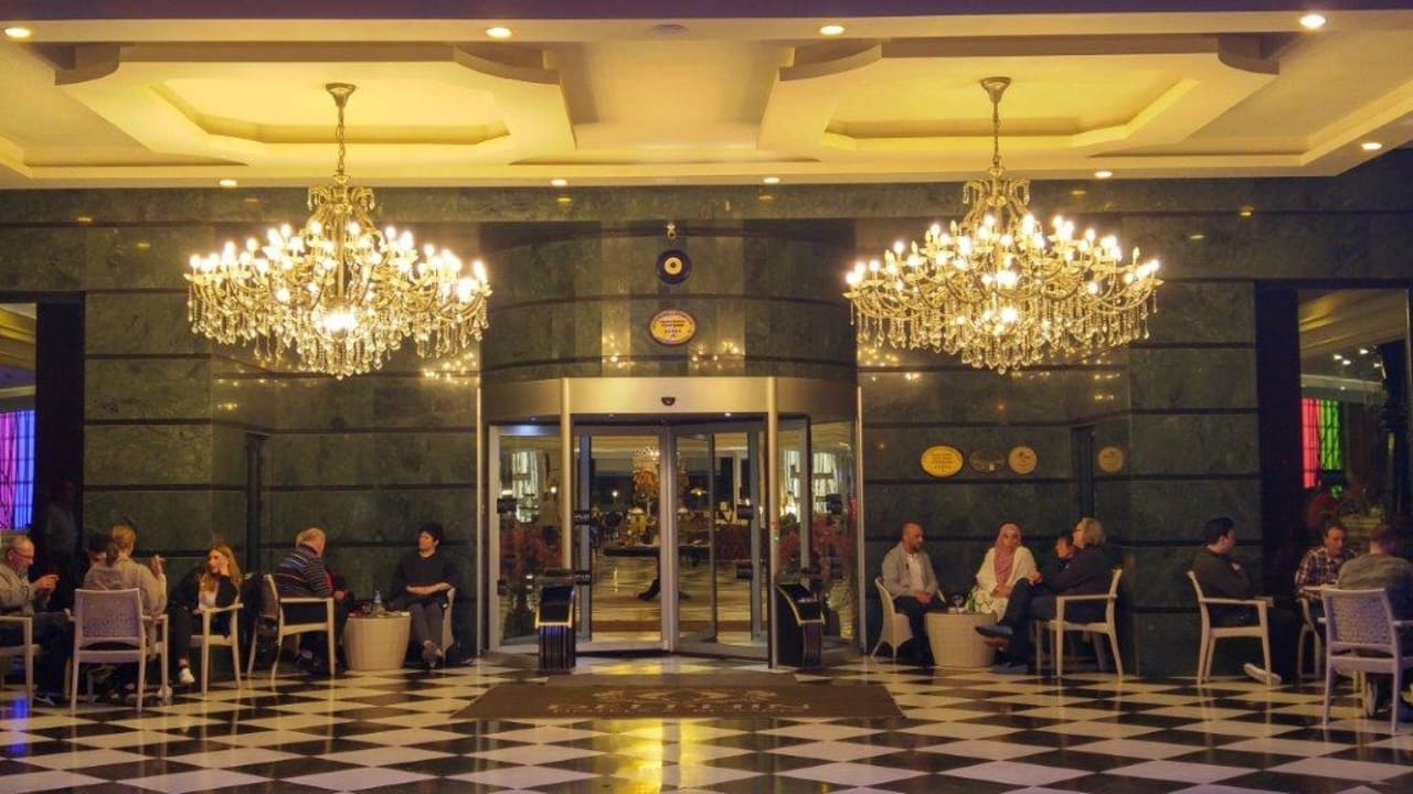 Eingang Hotel Delphin Imperial