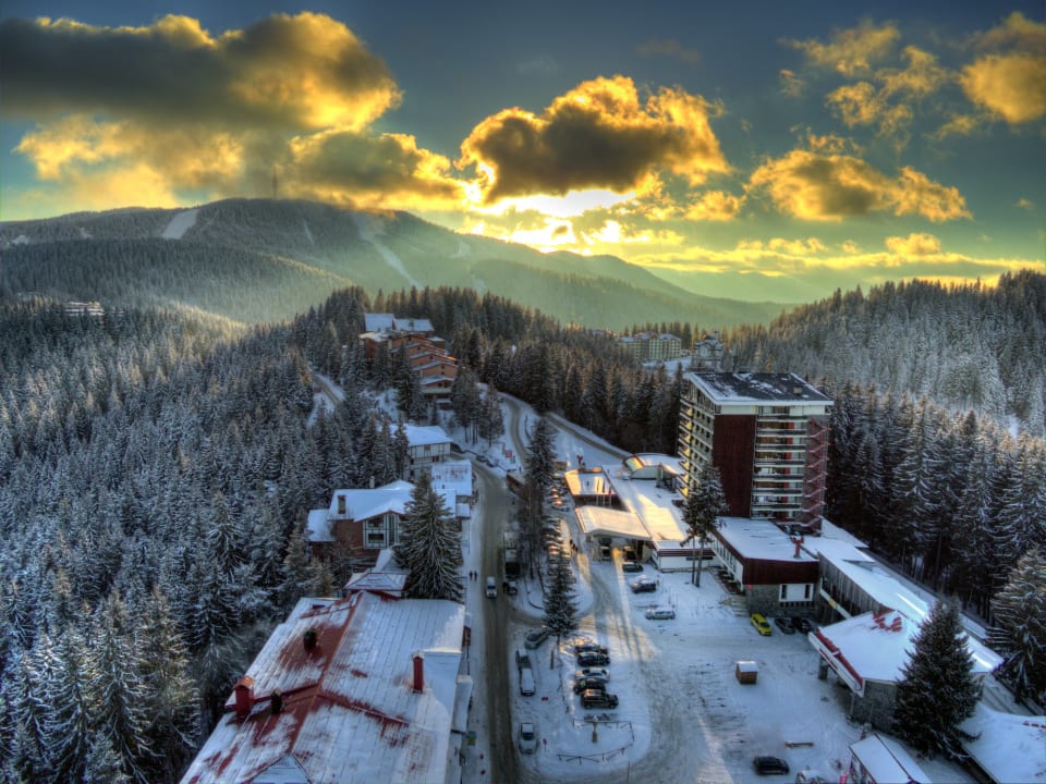 Außenansicht Grand Hotel Murgavets