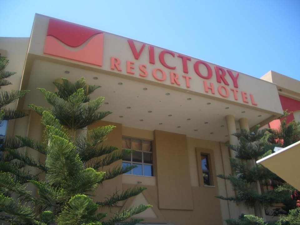 Hoteleingang Hotel Victory Resort