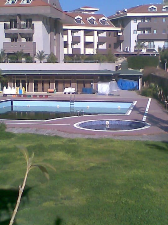 Altbau mit Pool Hane Family Resort