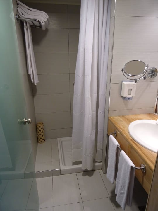 Badezimmer Esperides Beach Resort