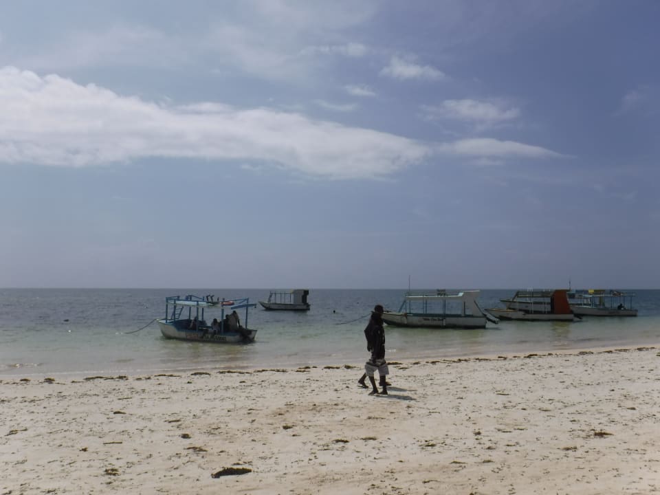 Strand Travellers Beach Hotel & Club