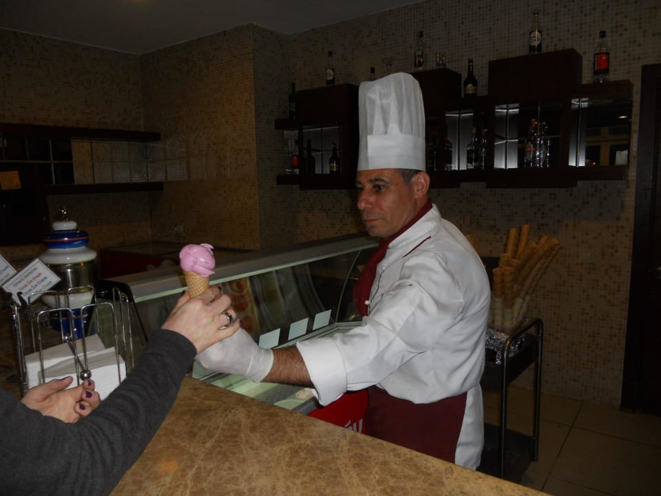 Lecker Eis zum Dessert Trendy Aspendos Beach Hotel
