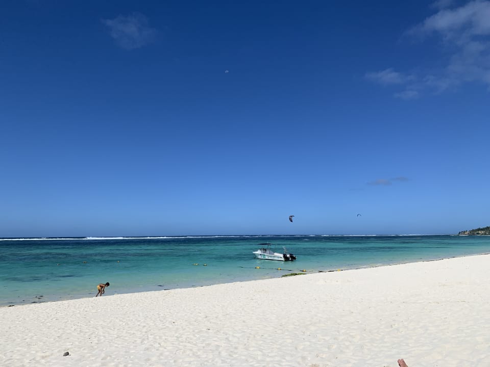 Strand Crystals Beach Resort Belle Mare, a member of Radisson Individuals