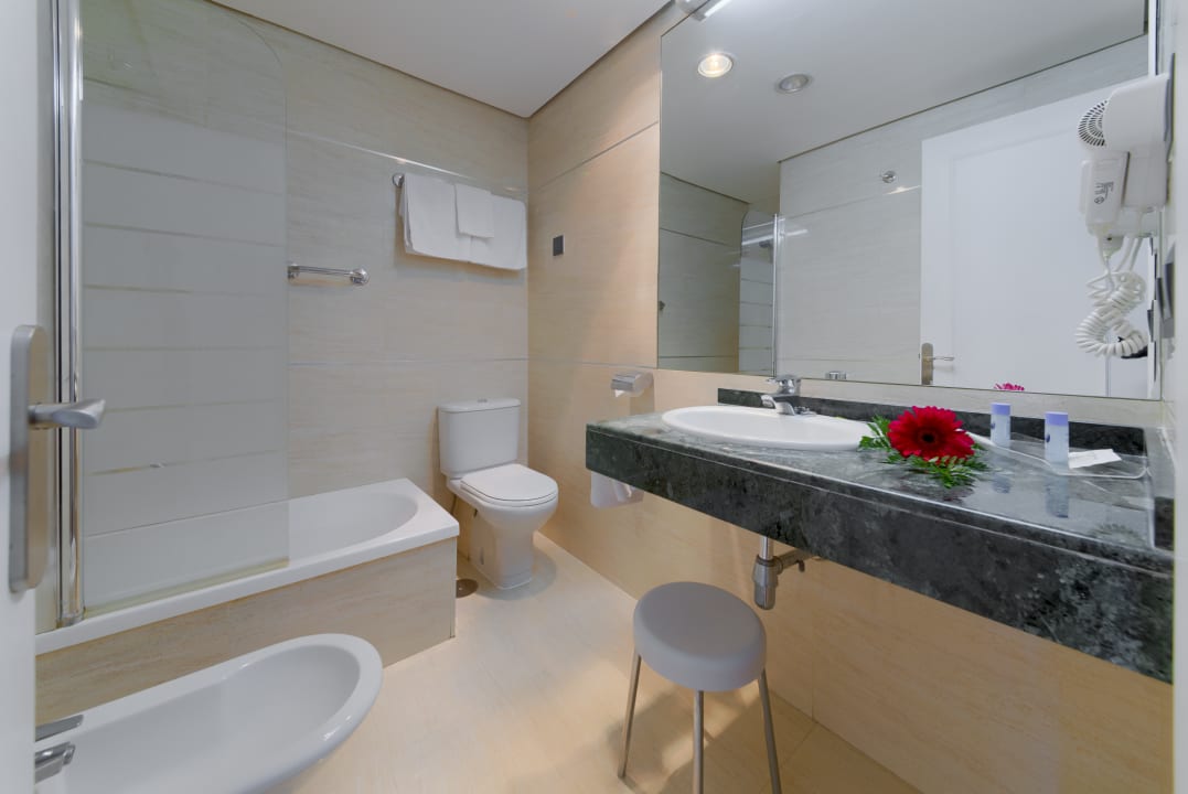 Zimmer Hotel Puertobahia & Spa