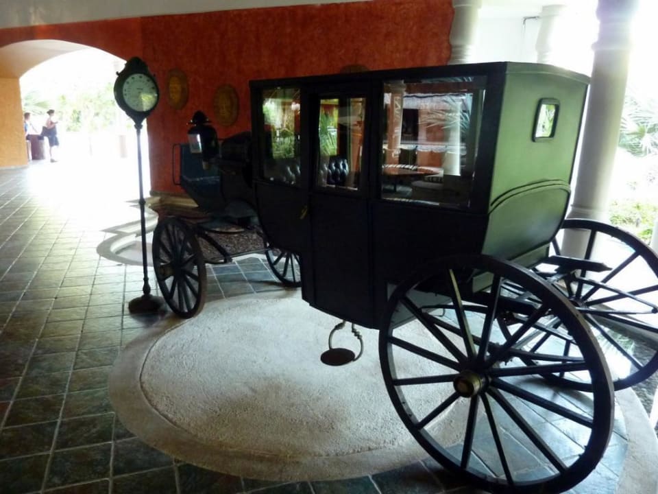 Kutsche im Hoteleingang Catalonia Playa Maroma