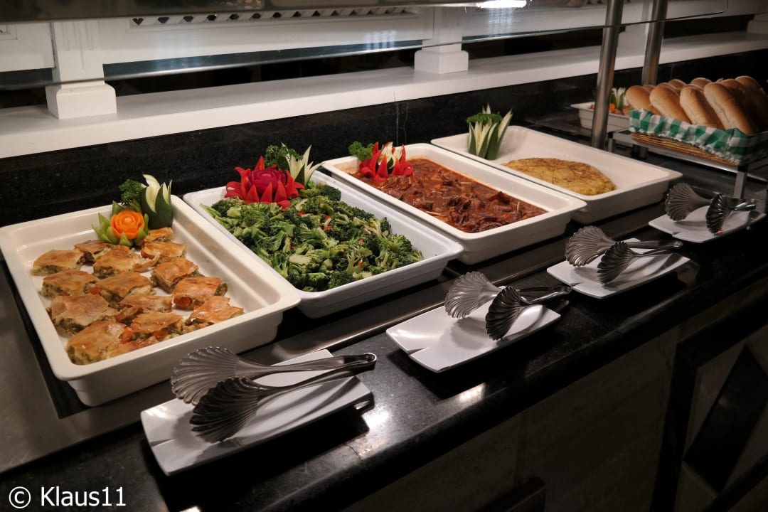 Abendbüffet vor dem Ansturm Bahia Principe Grand El Portillo