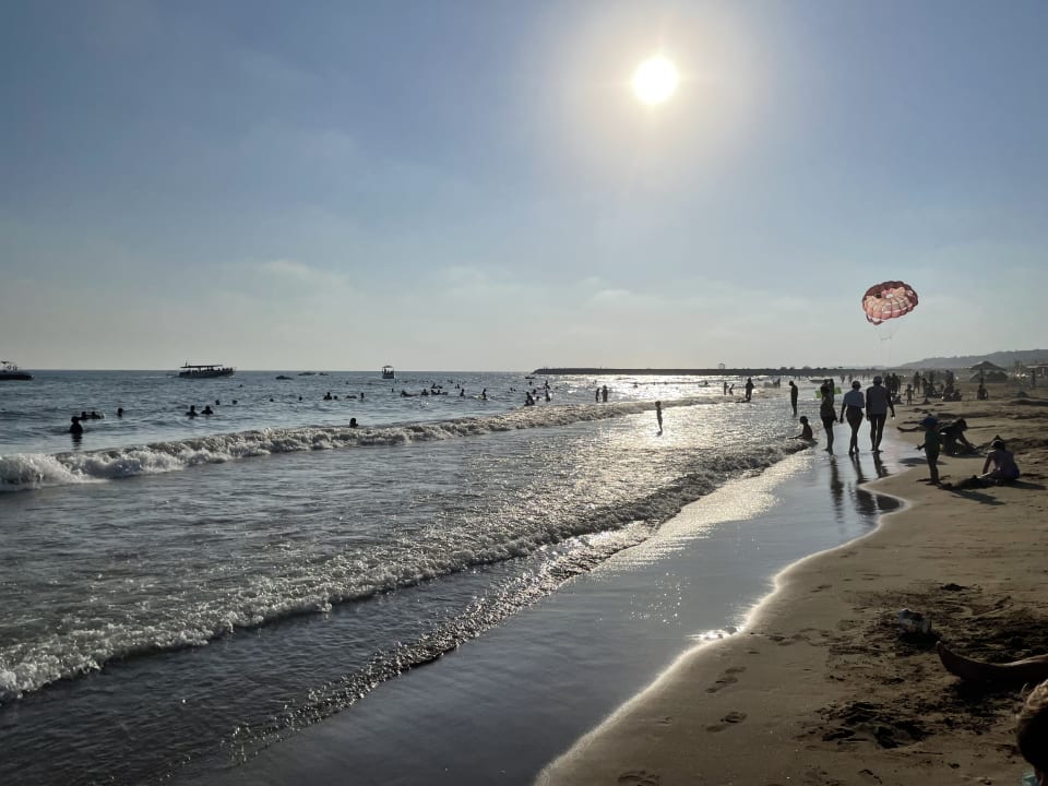 Strand Royal Taj Mahal Hotel