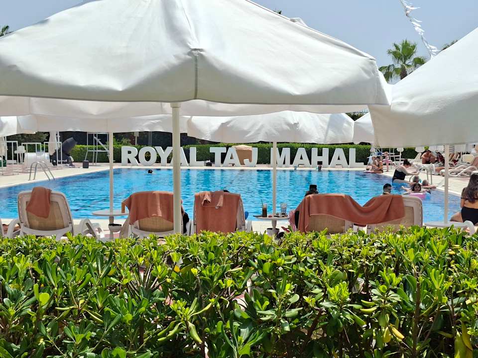 Pool Royal Taj Mahal Hotel