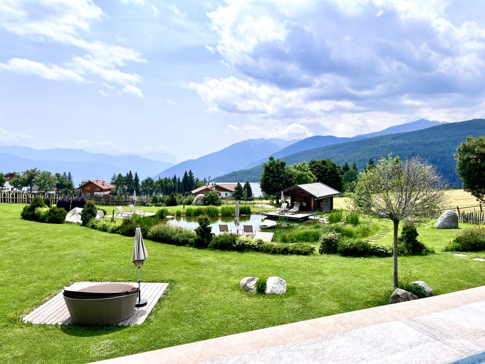 Gartenanlage SONNENBERG | Panorama Dolomites Wellbeing
