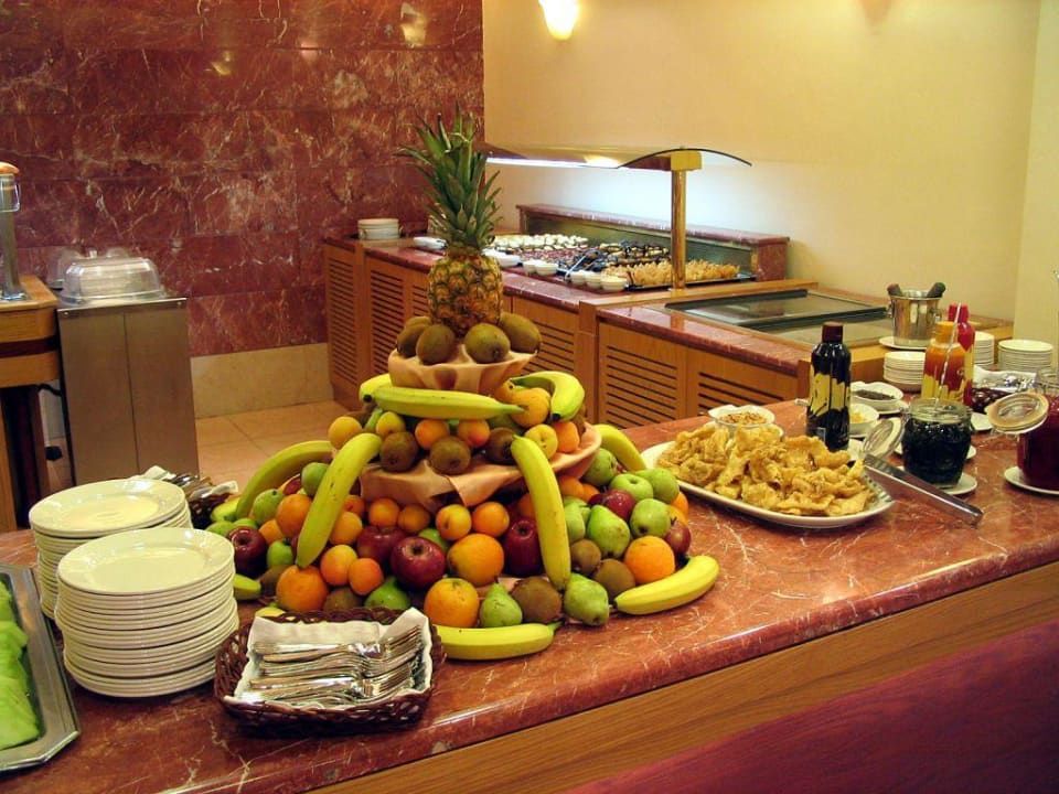 Teil des Buffets Mythos Palace Resort & Spa