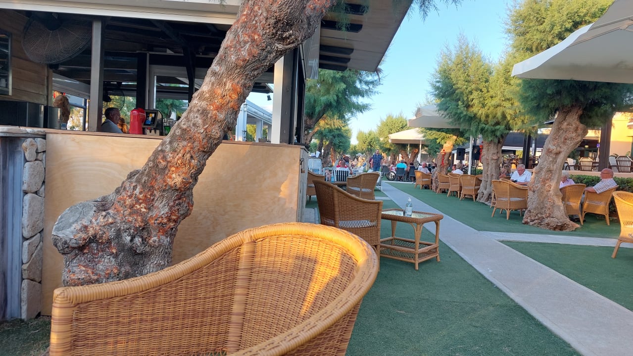 Gastro Anissa Beach & Village