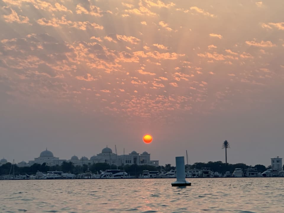Strand Emirates Palace Mandarin Oriental