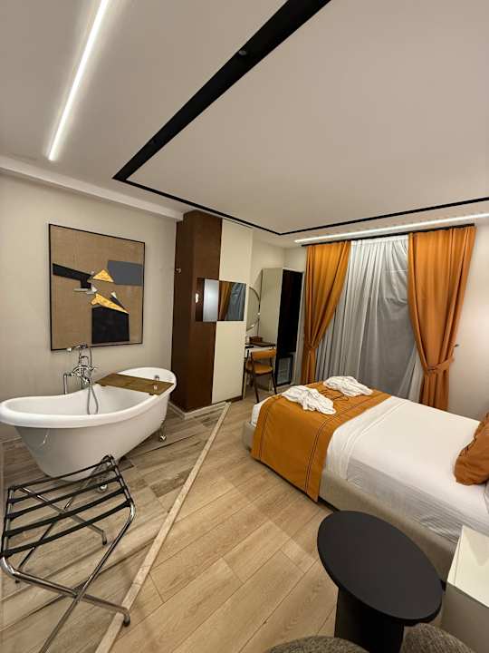 Zimmer Elysian Airport Hotel & Restaurant