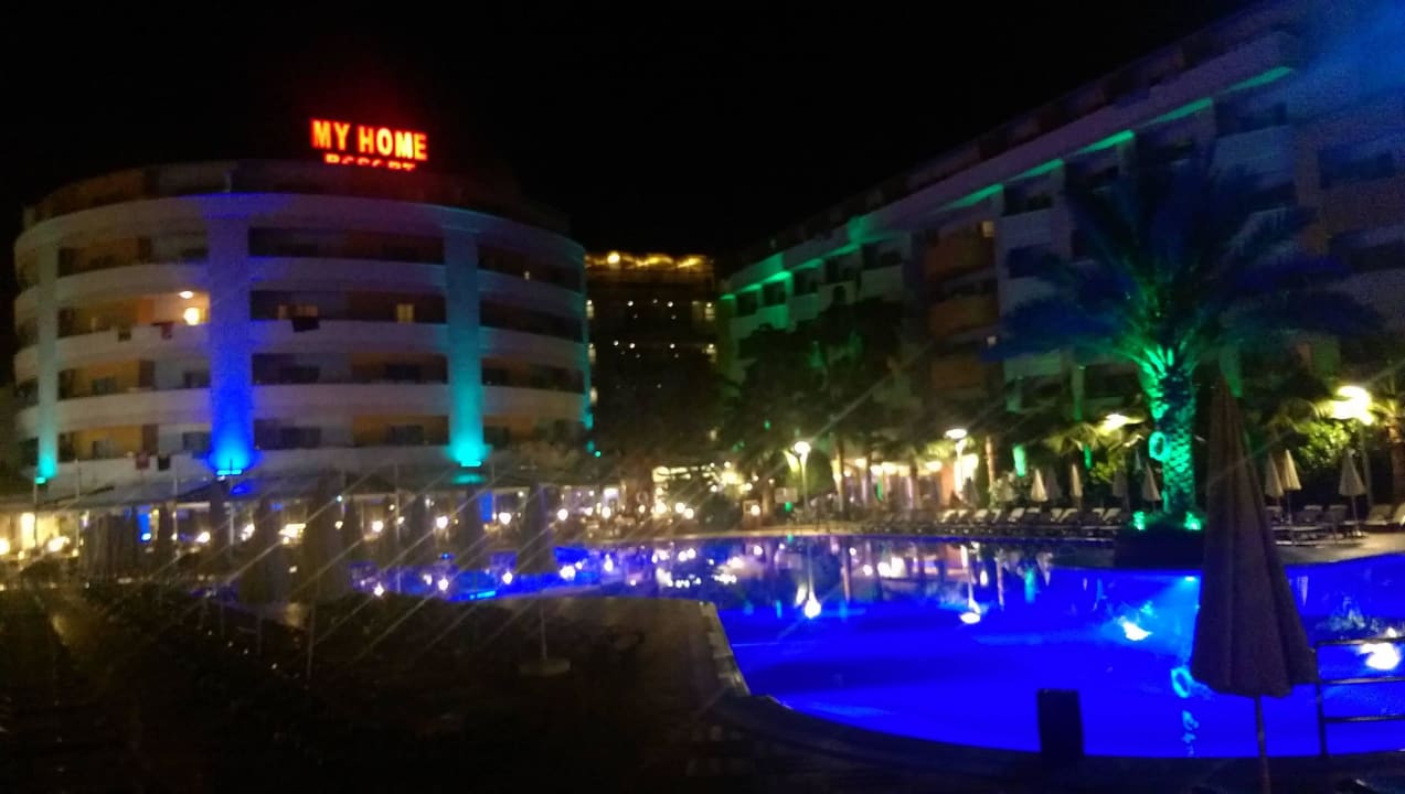 Bei Nacht My Home Resort