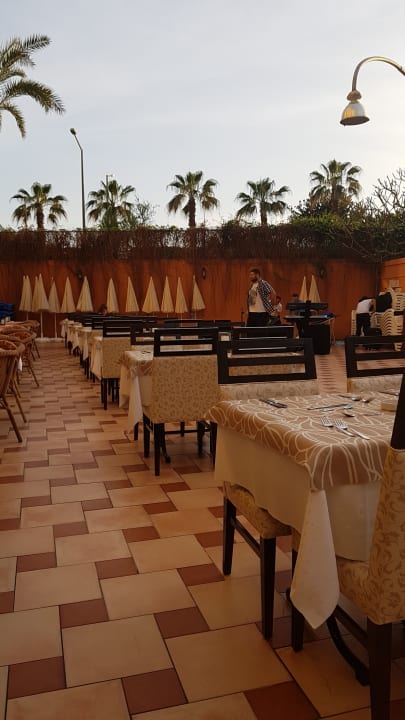 Vorbereitung zum Abendessen  Hotel Kleopatra Dreams Beach
