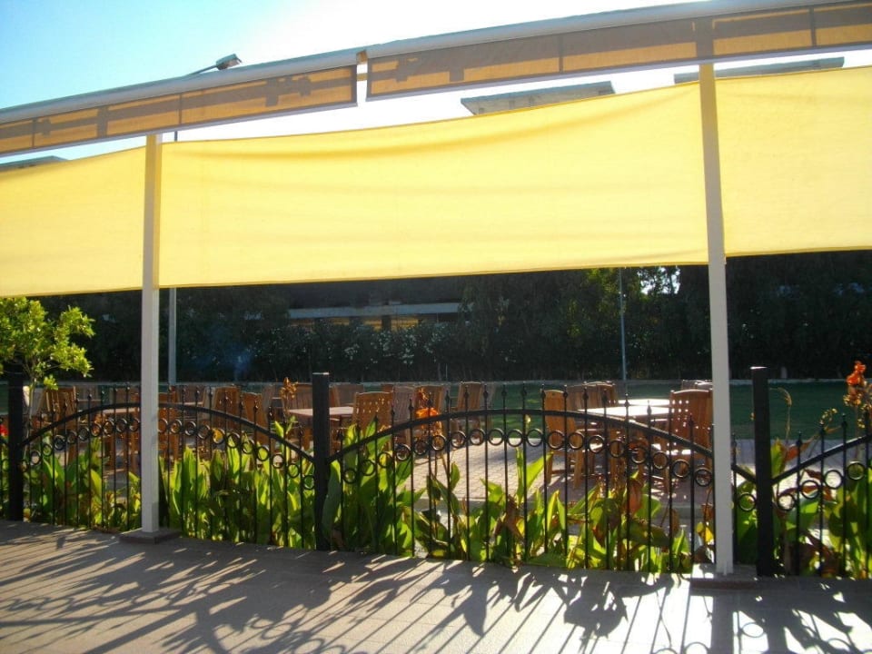 Sonnenschutz am Ruhepool Belek Beach Resort Hotel