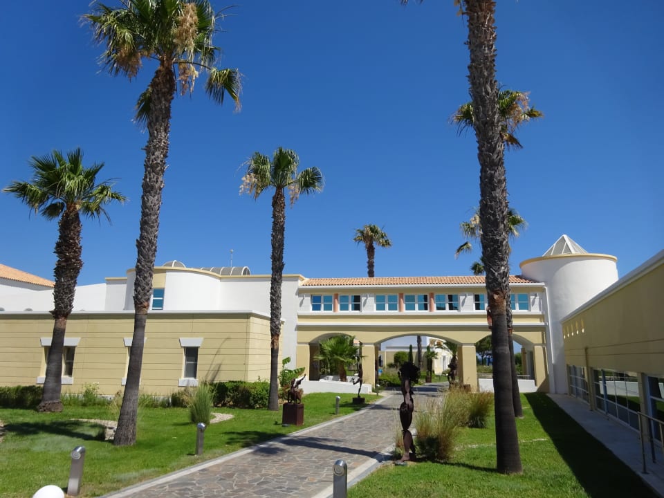 Außenansicht Neptune Luxury Resort