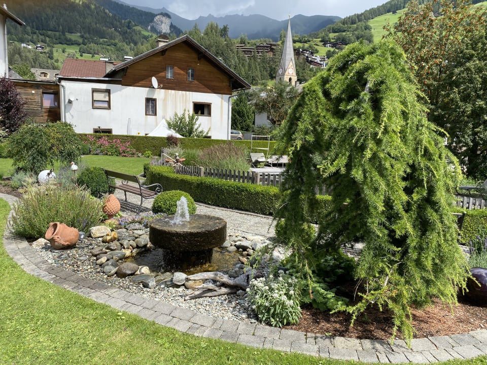 Gartenanlage Naturhotel Outside