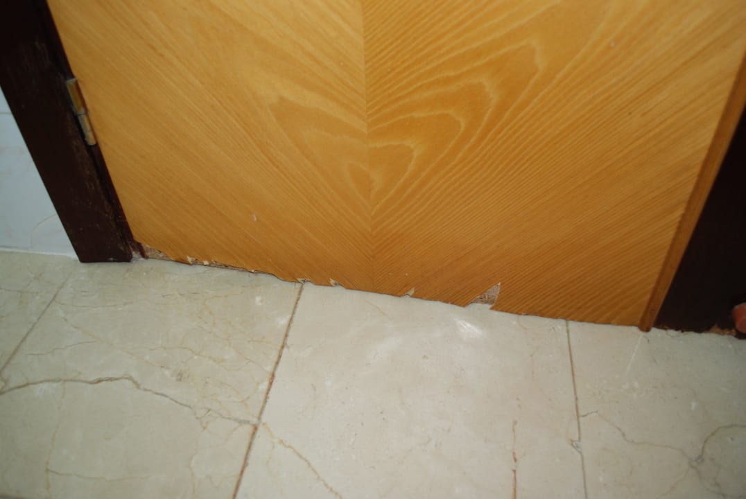 Tür Hotel Riu Bravo