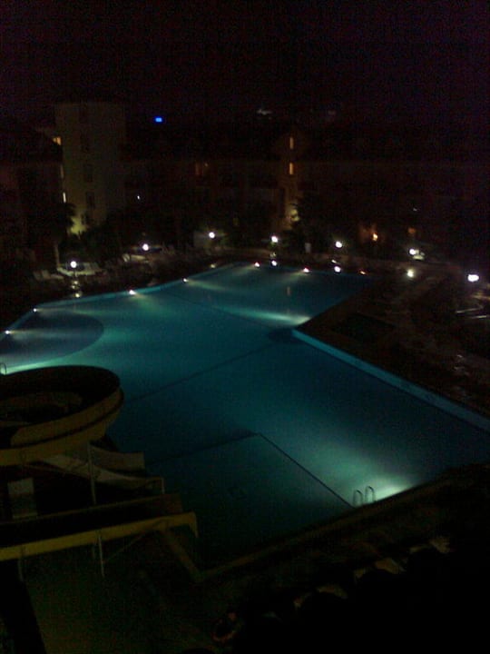 Pool by night Hotel Orfeus Park