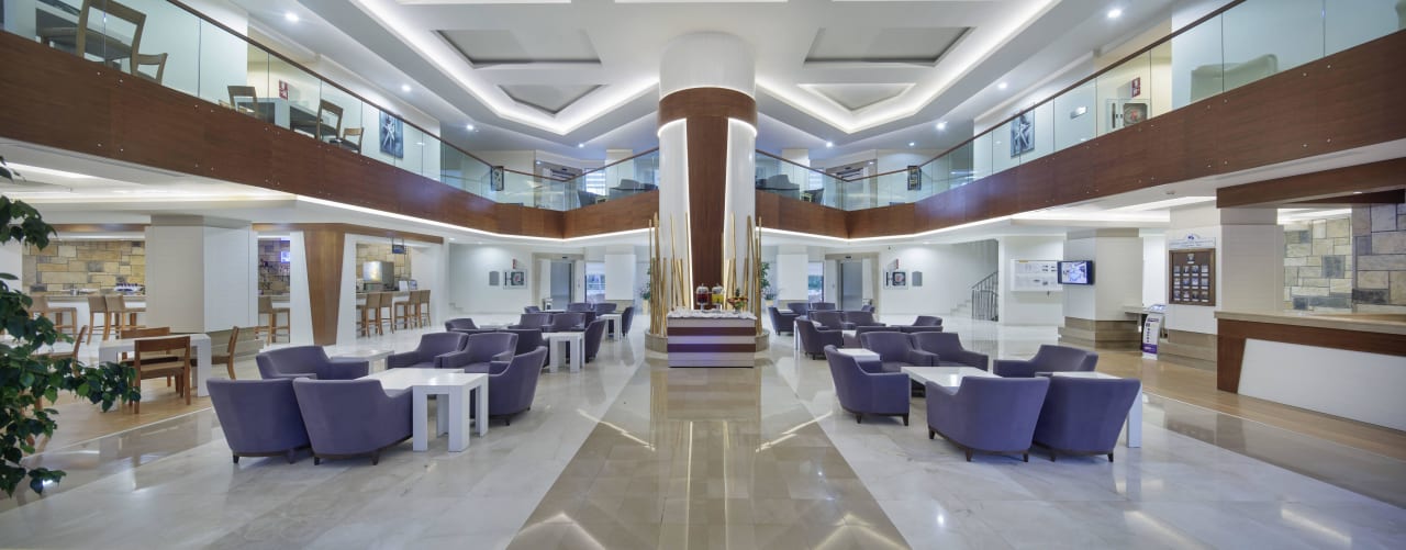 Lobby & Eingang Green Bay Resort & Spa