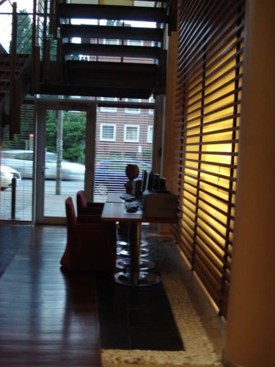 PC mit Internetanschluss NH Hamburg Horner Rennbahn