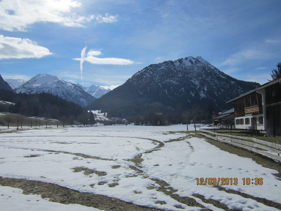 Richtung Landhaus rechte Seite Landhaus Berktold