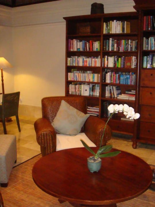 Bibliothek Four Seasons Resort Bali at Jimbaran Bay