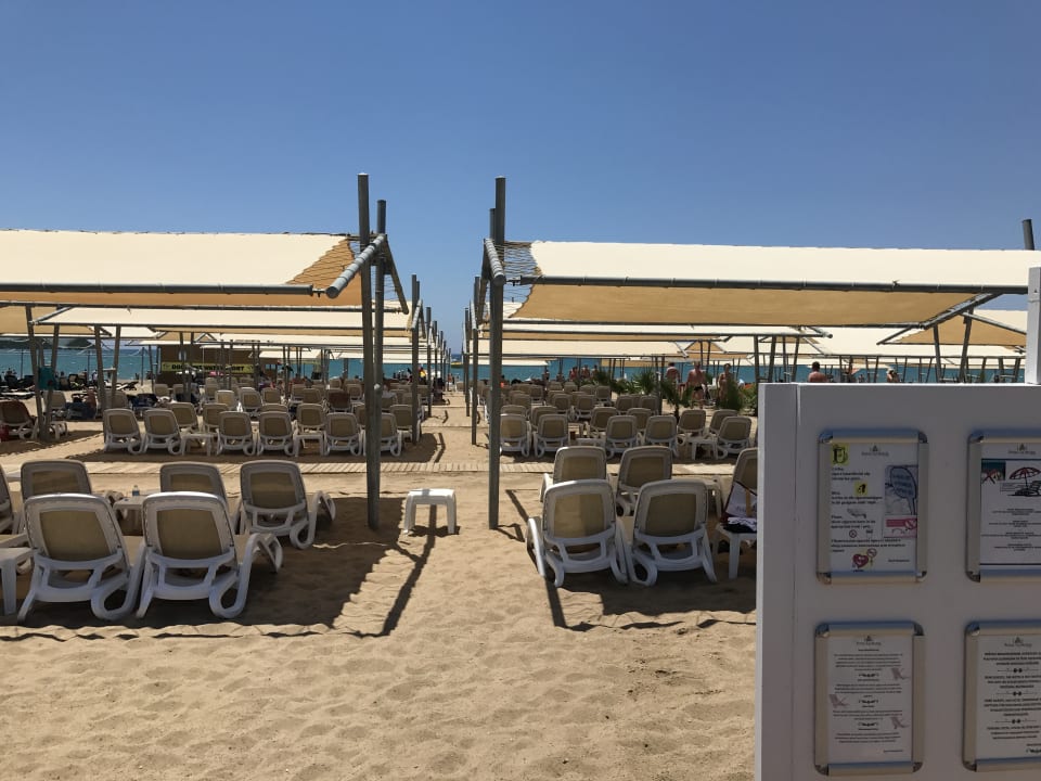 Strand Royal Taj Mahal Hotel