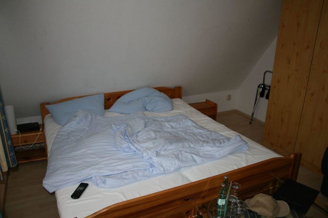 Zimmer  / Bett Hotel Belvedere