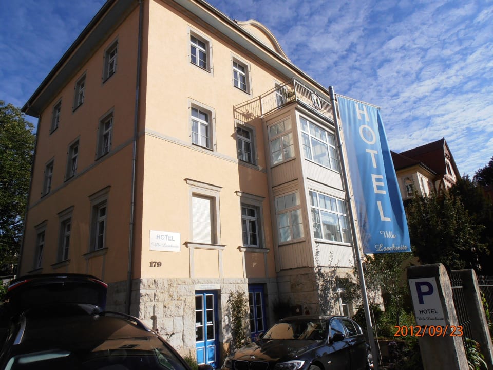 Vor dem Hotel Hotel Villa Loschwitz