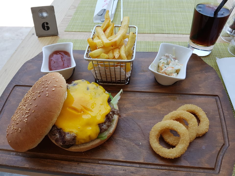 Restaurant Acanthus Cennet Barut Collection