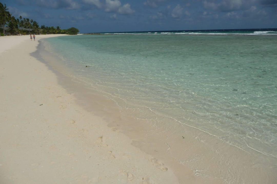 Strand vor den Villas Kuredu Island Resort & Spa