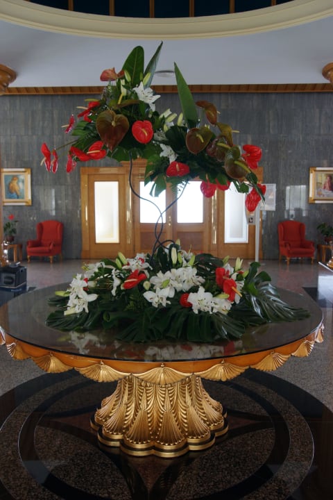 Schöne Blumen Dekoration im Eingangsbereich Hotel Riu Palace Tenerife