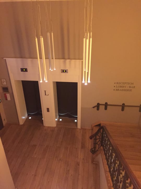 Treppenhaus mit Aufzug Steigenberger Icon Grandhotel Handelshof