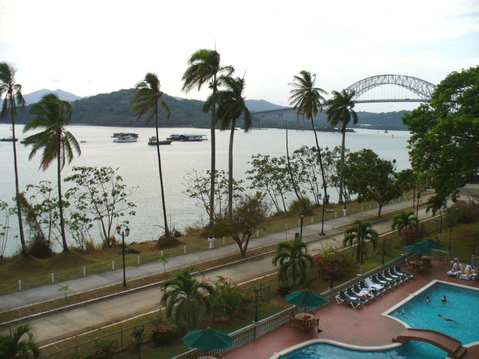 Blick aus dem Fenster zum Kanal Radisson Hotel Panama Canal
